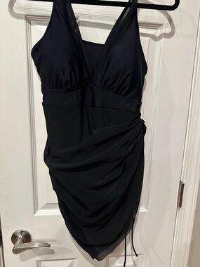Black swimsuit/skirt versatile short or long